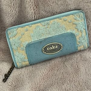 Cake by Petunia Wallet
